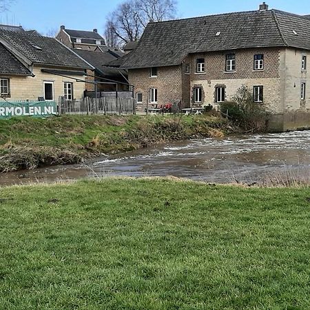 Aan De Watermolen Vakantiewoningen Wijlre Bagian luar foto