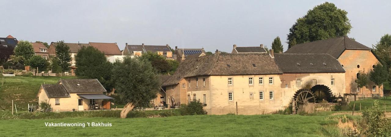 Aan De Watermolen Vakantiewoningen Wijlre Bagian luar foto