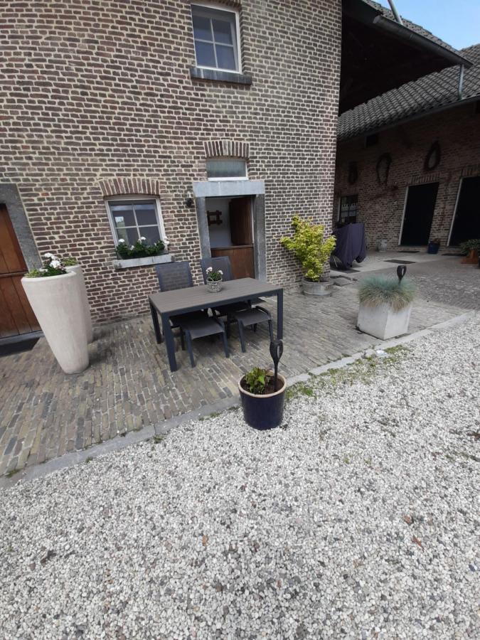 Aan De Watermolen Vakantiewoningen Wijlre Bagian luar foto