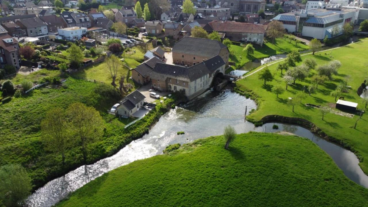 Aan De Watermolen Vakantiewoningen Wijlre Bagian luar foto