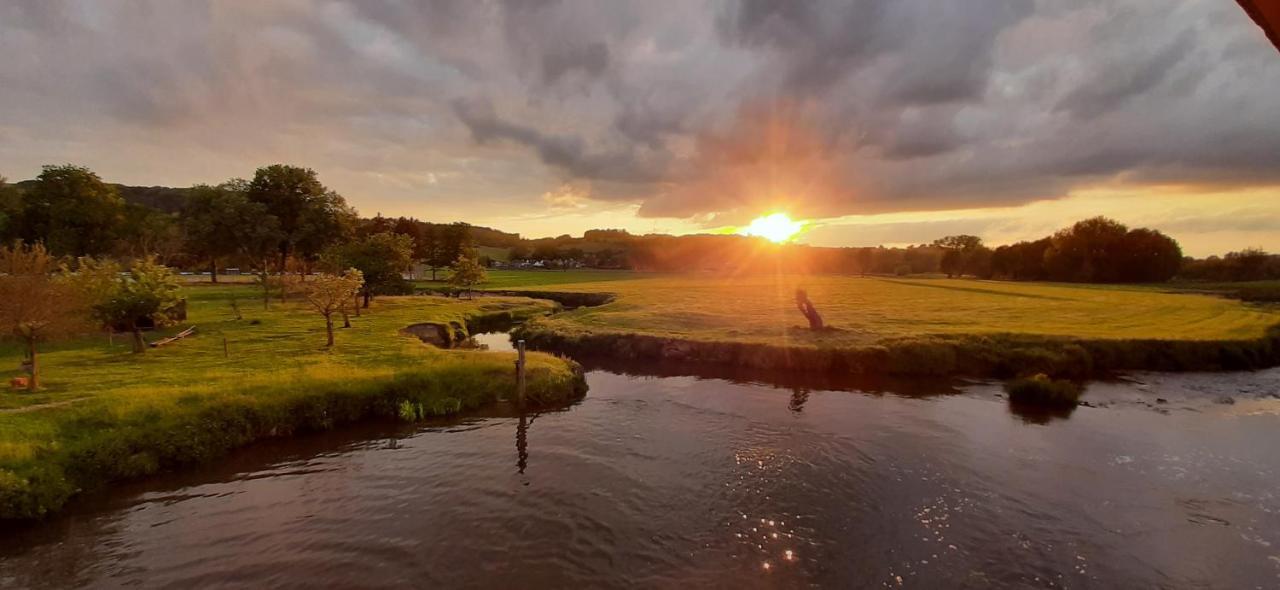 Aan De Watermolen Vakantiewoningen Wijlre Bagian luar foto