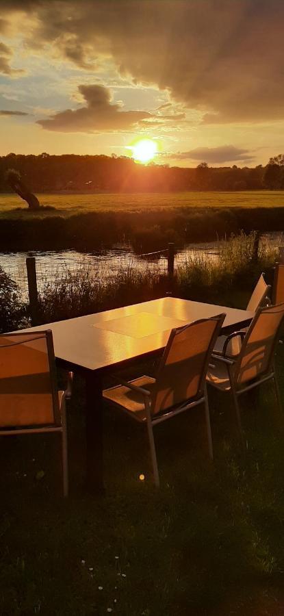 Aan De Watermolen Vakantiewoningen Wijlre Bagian luar foto