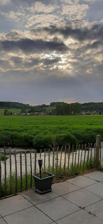 Aan De Watermolen Vakantiewoningen Wijlre Bagian luar foto